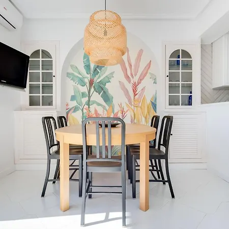Flamenco Penthouse Sea View & Swimming Pool アパート *